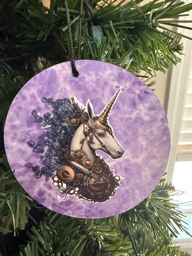 Décoration de Noël licorne. Crinière de verre noire sur fond violet. - Etsy France