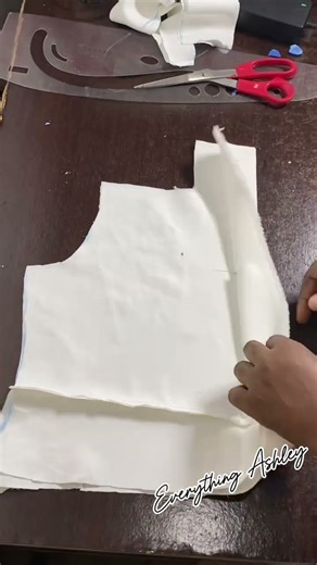 Coat cutting #sewinghack #sewingtutorial #diy #sewingtips #fashion #sewing #coatcollar