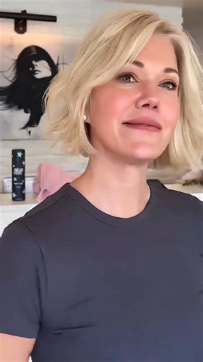 Shocking Blonde Bob Haircut Transformation! 💇🏼‍♀️✨ #viral #shorts #hairstyle