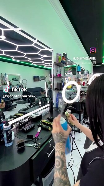 🚨 ATTENTION BEGINNER BARBERS • • Need guidance?? Want to learn more about cutting ? Need more practice?? I am your girl ‼️ • • First student did great for her first session 🫶🏻 • DM IF INTERESTED ON MY INSTAGRAM ACCOUNT 💈 • • WHO’S NEXT ??? 👀 #fypシ #foryoupage #barbers #barbershopconnect #studentbarbers