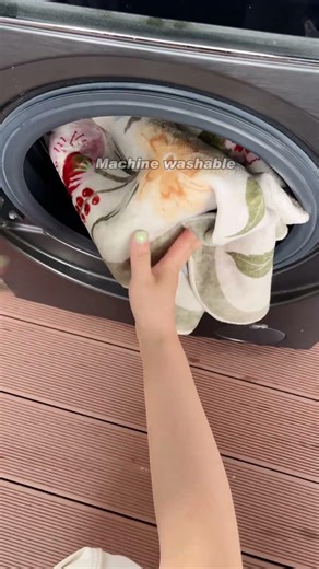 This Floral Rug Makes My Room Feel Like Spring 🌸 #lahomerugs #lahome #rugs #lahomefloralrug