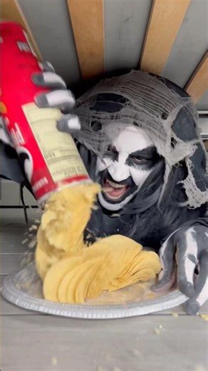 He gave potato chips to monster 👻😳 #shorts