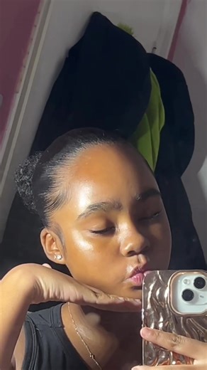 A (@anyahroyescollection)’s videos with Just Another Interlude - Bryson Tiller