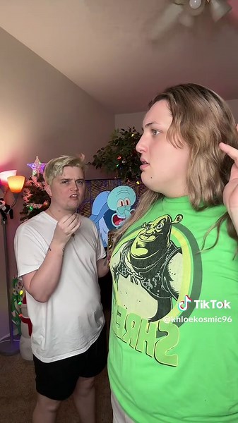 Something’s isn’t right here…..@claybaby @Juno McKay | Claybaby