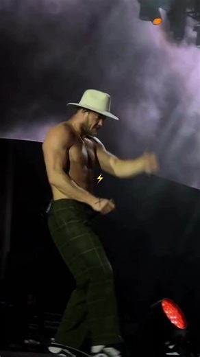 Experience the Energy of Imagine Dragons' Thunder Live