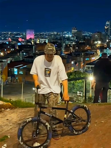 V-2 BMX BMX life BMX cycling #bmx #bmxlife #bmwmotorsport #fyp #viralvideo🔥