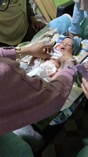 nisrina (@enze_elcantik)’s videos with 爸爸妈妈爱宝宝-剪辑 - 陈仪朵 (1岁半）