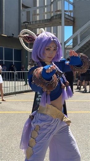 League of Legends on Instagram: "these cosplays at #MSI2025 are BEYOND amazing 🌸😌 @dear.chuu @hai_yun2 @kyasarin.cosplay @zephye_cosplay @futaricosplay @styrogirls @8bitpink @gildiaz1014 @billyjia1"