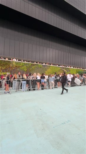 Ridiculous Queueing System at Co-op Arena Manchester