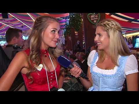 Promis auf der Wiesn: Das Wiesn-Playmate Julia Prokopy auf dem Oktoberfest 2018