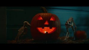 "He kills." 🎃 Watch the intense teaser trailer for Halloween Kills, in theaters October 15, 2021. | IGN