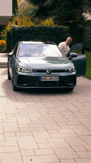 20K views · 237 reactions | Alles im Blick – mit der optionalen Area View 360° Kamera im Passat R-Line.  Mehr Übersicht, mehr Sicherheit, mehr Gelassenheit beim Fahren.  Jetzt mehr erfahren auf vw.at/passat Kraftstoffverbrauch: 4,8–6,6 l/100 km. CO₂-Emission: 127–173 g/km. Symbolbild. Stand 10/2025. | Volkswagen | Facebook