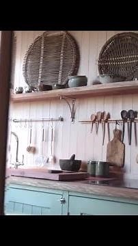 Touring A Gallerist's Victorian Mansion Flat