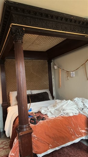 Angie Prewitt on Instagram: "Adding a "brass" curtain rail to the top of a 4-post bed is SO simple and inexpensive. I found these copper grounding rods in the electrical section at Lowe's and got a few copper end caps and a 90 degree copper elbow. I found some metallic brass spray paint and $70 later...voila! #brass #bedroominspo #doityourself #handmade #diy"