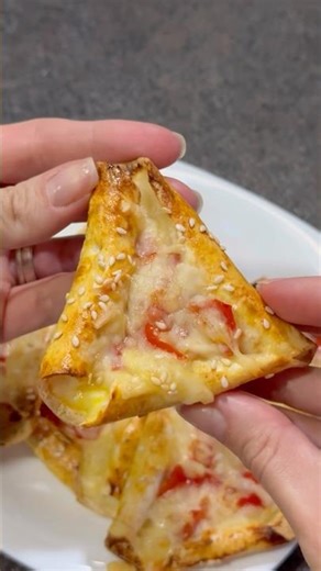 Mini tortilla triangle ✨ #shorts #easyrecipes #tortillasnack #easysnack #foodidea