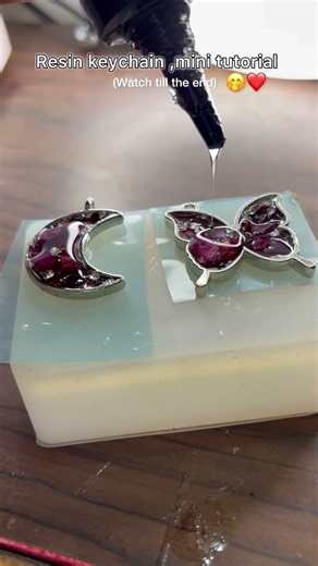 Resin keychains tutorial ☺️