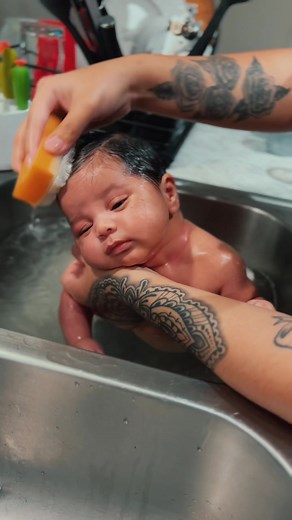 Bath time 🛁 #twin #babytwin #viral #world #twindad #puertorico🇵🇷