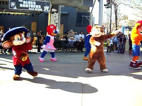 Universal Studio Characters Dancing