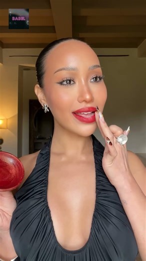 Trying Moroccan Lipstick 💋 | Baddie Makeup | GRWM #shorts #makeup #beauty