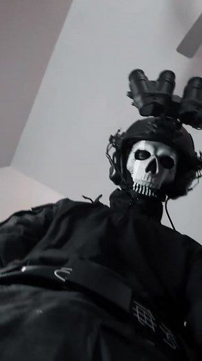 Ghost experimenting with transitions #ghostcosplay #simonriley #simonrileyghost #ghost #tacticalgear #maskedman #menwhimpering