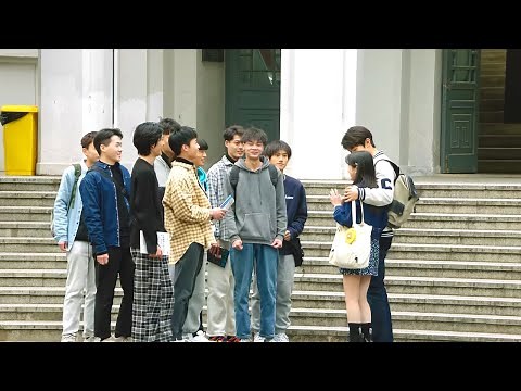 Boy and girl got back together and excitedly announced to everyone: This is my girlfriend!