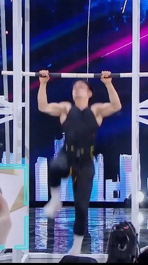 💪 Salmon ladder world record? CGT contestant attempts pull-up challenge live on stage 💪 | Asia's Got Talent