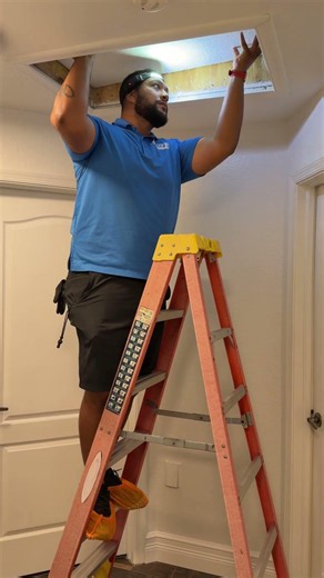 Electrician in Port St. Lucie @EliteElectricPlumbingAir #elitepartner #stlucie #floridahomeowner