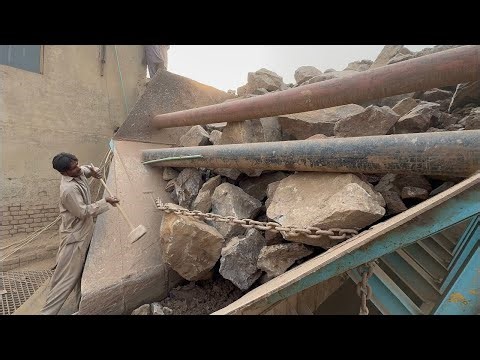 “Hopper Jammed! Crushing Giant Rocks with Extreme Machine Power 💥 | Stone Crusher in Action