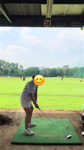 Starting from zero to her 6th session, this is what her swing looks like now.🏌️ #philippinearmygolf #golfswing #practice #instructor #golflife