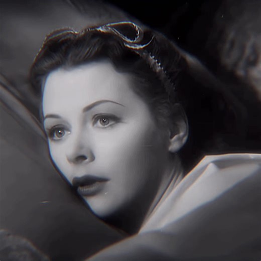 Exploring the Fascinating Life of Hedy Lamarr in 1933