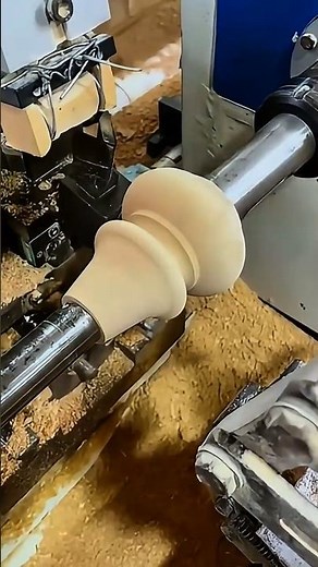 Mesmerizing Woodturning: Transforming a Simple Block into a Perfect Gourd Shape!