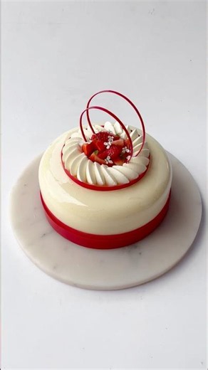 Strawberry & Vanilla Entremet 🍓 Full tutorial on my channel #strawberrycake #cakedecorating