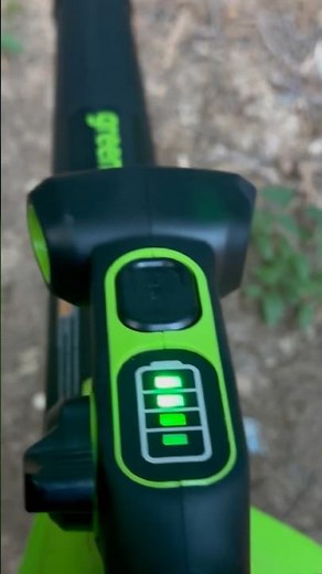 Short demonstration of powerful Greenworks Leaf Blower, battery powered, #shorts #lithium battery