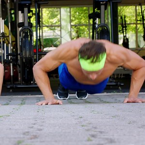 Why let a drop of sweat trickle down your forehead, only to irritate you in the eyes? Using our Coolnet UV Headbands intra-workouts is another purpose we look after. #LiveMoreNow #Buffindia | BUFF