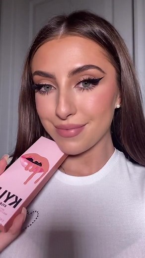 Makeup Tutorial: Achieve the Perfect Look with Kylie Cosmetics One Wish Lip Kit