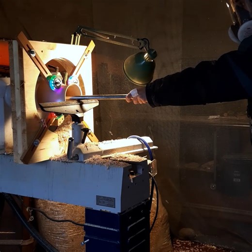 Ulisse_Woodturning on Instagram: "#woodturning #hackberrywood #hackberry #wood #nativity #vase #woodvase #legnobagolaro #bagolaro #presepe #vaso #natale #woodturner #wood #woodworking #woodart #tornitura #tornituralegno #tornitore #legno #pezziunici #drechseln #drechsler #drechslerei #drechselkunst #holz #holzwerken #holzarbeiten"