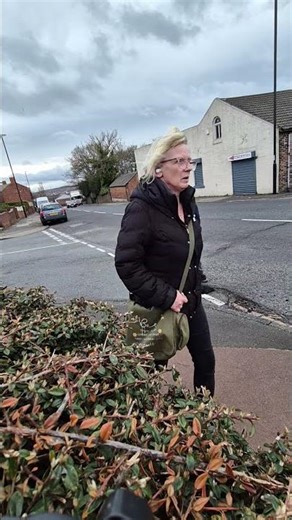 is it legal to for public to fill potholes in the uk?