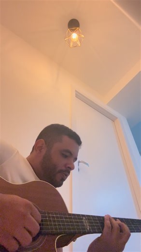 Felipe Reis | 🎶 Burguesia 🎶 (Trecho). ✍️ George Israel / Cazuza / Ezequiel Neves ✍️ 📍”Burguesia”, é um manifesto anárquico e autocrítico que denuncia a... | Instagram