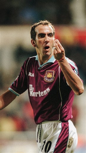 Gol leggendario di Paolo Di Canio con il West Ham contro l’Arsenal: controllo, sombrero e tiro al volo da cineteca! ⚽ Uno dei gol più belli della Premier League anni 2000. 🇮🇹 Genio italiano in terra inglese. #PaoloDiCanio #WestHam #Arsenal #PremierLeague #GolStorico #Sombrero #Calcio #FootballLegend #DiCanioGoal #WestHamUnited #PremierLeagueHistory | Top Vintage Football Shirts