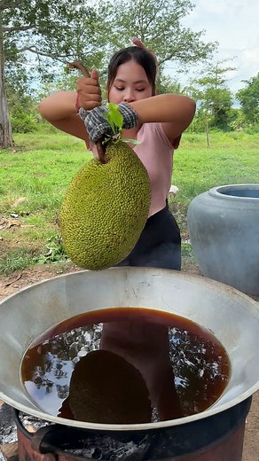 The secret to perfect jackfruit? Watch and learn 👀 | Flavor Finds