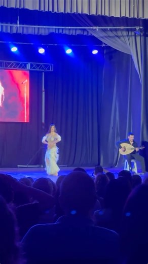 Noelia Orellana on Instagram: "✨🎸SIN DUDARLO, SALIENDO DE LA ZONA DE COMFORT (MÁS QUE DECIDIDA)🎸✨ ✨🎸Tenía muchas ganas de bailar este tema…y me dije, ¿qué tal si hago algo diferente? Y sin pensarlo le hice una propuesta a @eber_derman ✨🎸“¿Tocarías el UD TURCO?”… “¿Tocarías ALF LELA U LELA con el UD en lugar de tocarlo con el BAJO?” Sí, esas fueron mis preguntas…y yo era consciente que…si bien salíamos de nuestra zona de comfort…iba a ser la segunda vez que le proponía algo así…así que estaba