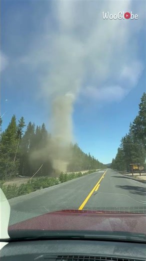 Dust Tornado Forms in Central Oregon on Scorching Day || WooGlobe