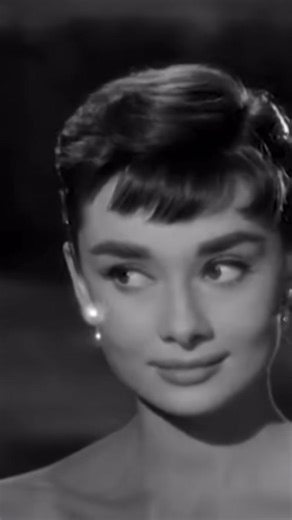 Sabrina finally arrives to the dance Audrey Hepburn in Sabrina (1954) #audreyhepburn #vintage #vintagefashion #vintagevibes #history #oldhollywood #oldhollywoodglam #1950s #50s #1954 #sabrina #oldmovies #silverscreen #blackandwhitemovies