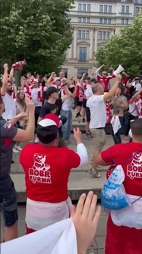 Kibice Reprezentacji Polski prosto z Hamburga przed meczem Polska-Holandia