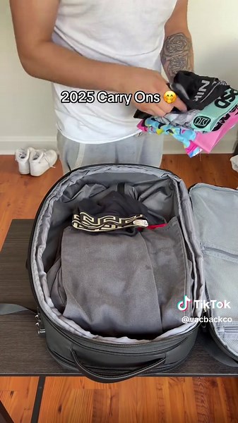 VacBack makes traveling so easy #traveling #travel #backpack