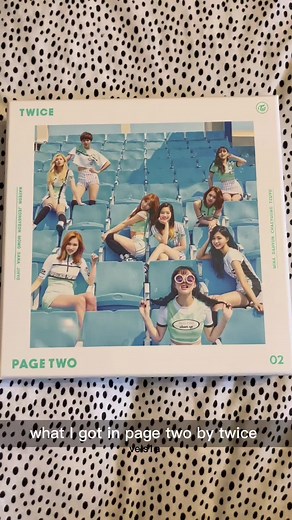 twice page two #vels1a #twice #twicealbum #twicealbumunboxing #twicealbums #pagetwotwice #pagetwotwicealbum @V 🫶🏻
