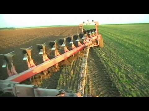 Labour 2009 avec un JOHN DEERE 8400 et une charrue KUHN de 12 fers