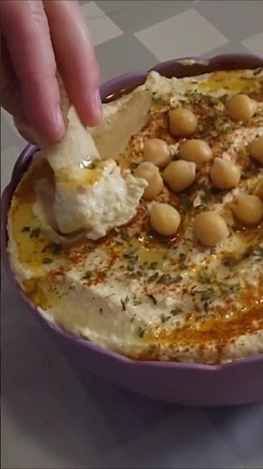 Delicious, Creamy Homemade Hummus | Easy Recipe!