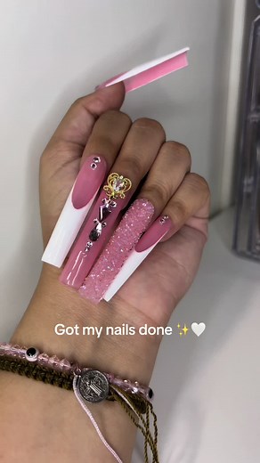 Obsessed with these nails 😫😍💘✨ @Lovful get yours now through this link or use my code “CARMENLOVFUL” on their website