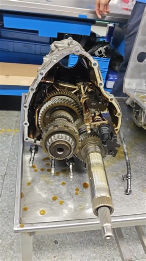 MRFAST on Instagram: "Audi 7-speed wet dual-clutch transmission repair, model 0B5. Common faults reverse gear and starting slippage, shaking, and jerking! The transmission control module is prone to failure! #Transmission"
